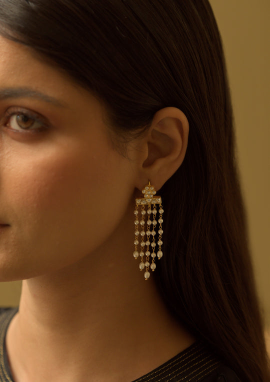 Leheriya Kundan Earrings with Pearls