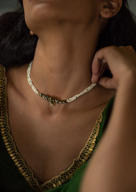 Naveli Choker