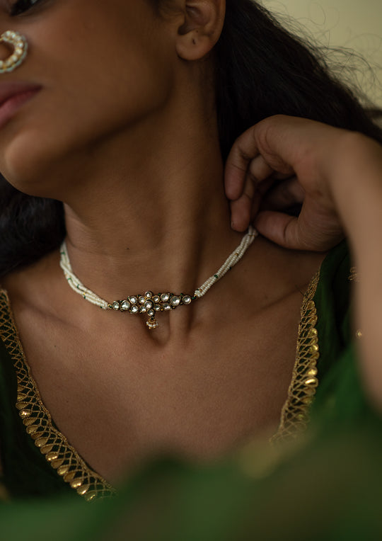 Naveli Choker