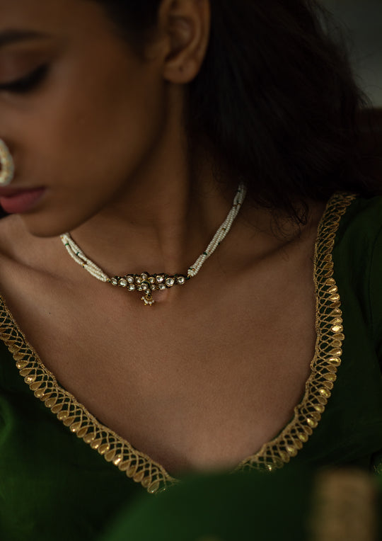 Naveli Choker