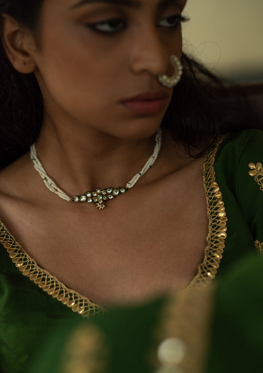 Naveli Choker