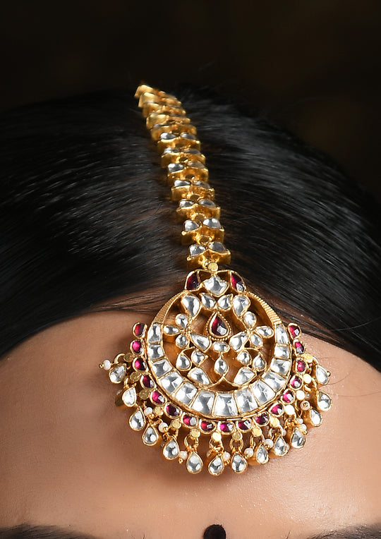 Classic Pankhi Pink And White Maangtika