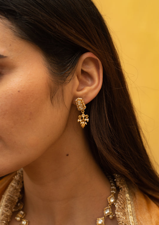 Ahilya Pearl Earrings
