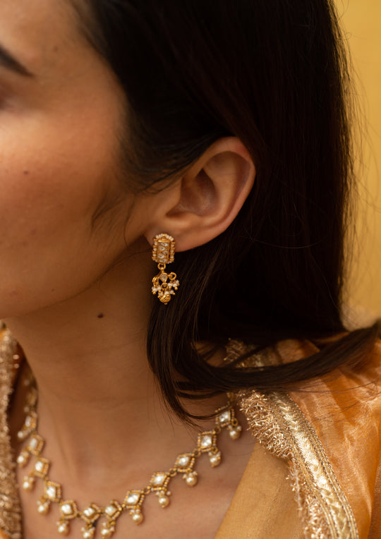 Ahilya Pearl Earrings