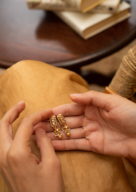 Ahilya Pearl Earrings
