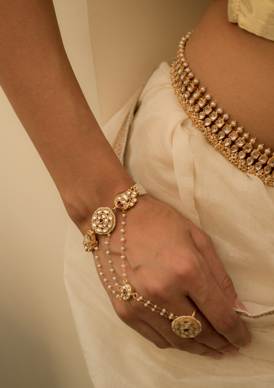 Sarayu Delicate Single Multipurpose Hathphool Bracelet and Ring