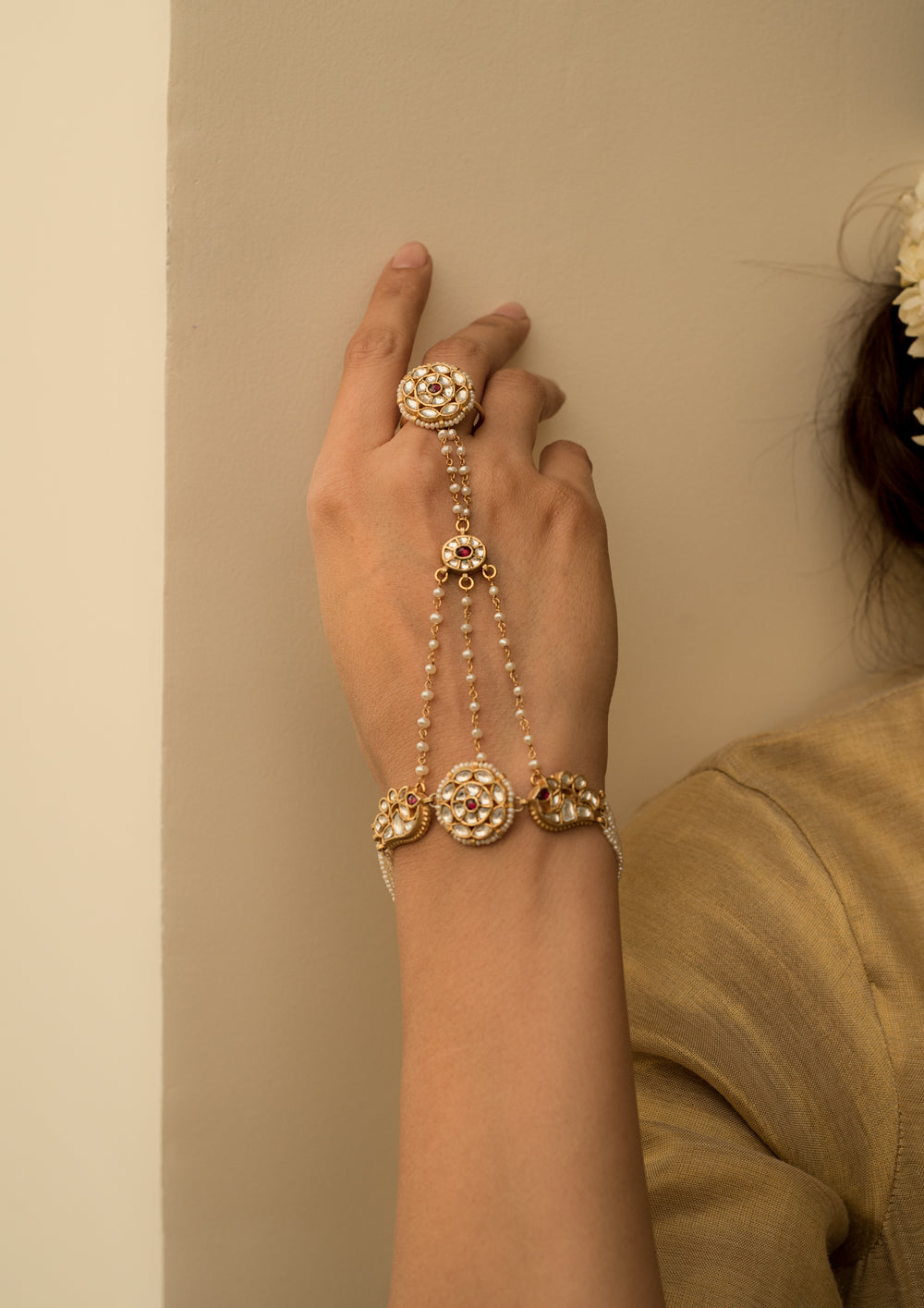 Sarayu Delicate Single Multipurpose Hathphool Bracelet and Ring