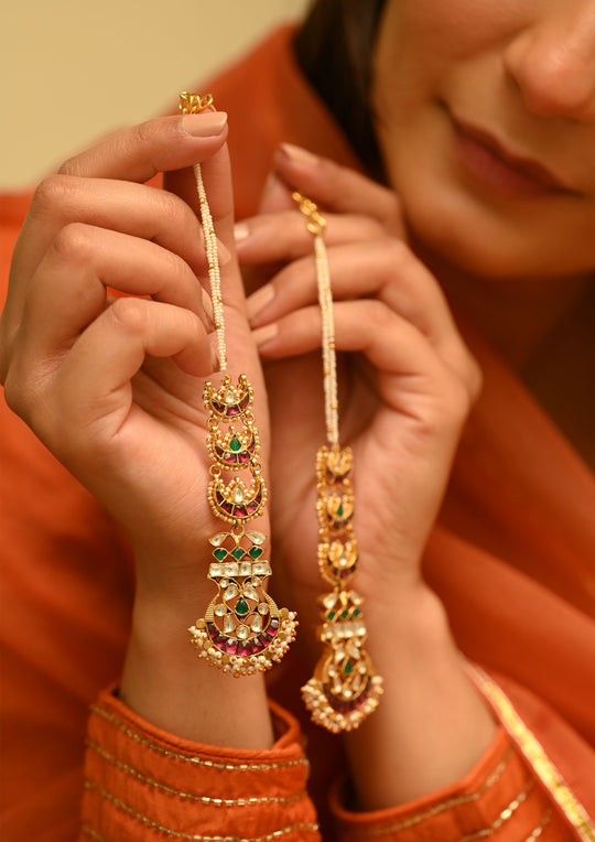 Guldasta Earrings with Kanautis