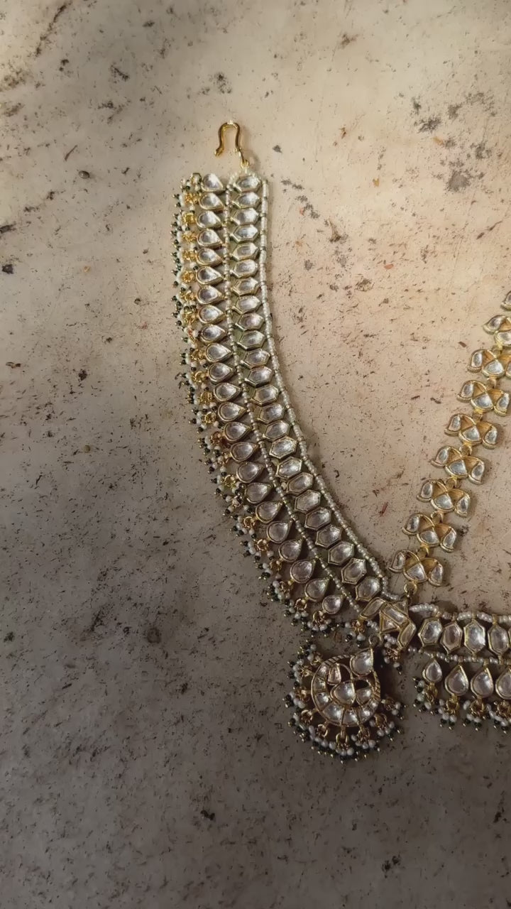 Mandawa Kundan Maathapatti