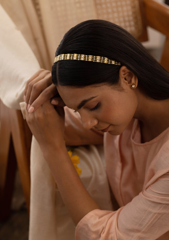Vamika's Classic Monochrome Roshni Sheeshphool