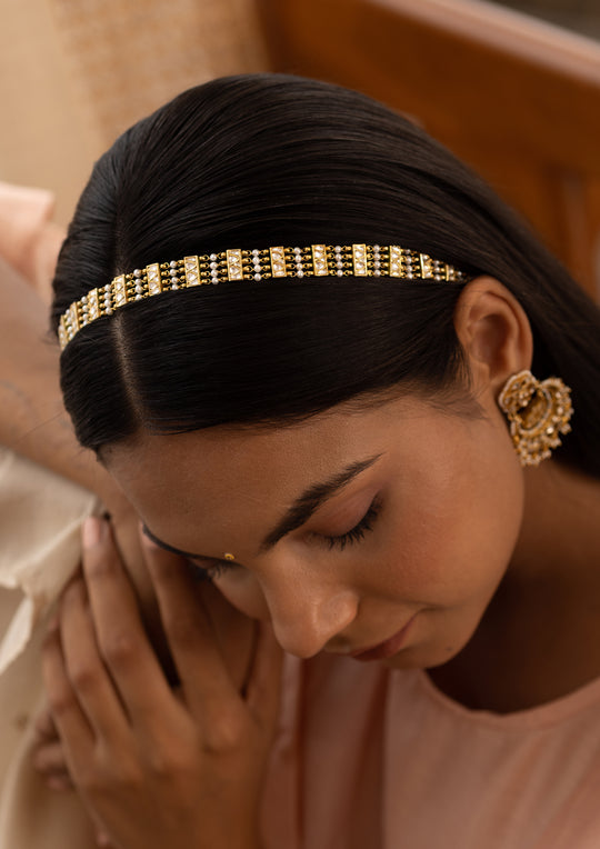Vamika's Classic Monochrome Roshni Sheeshphool