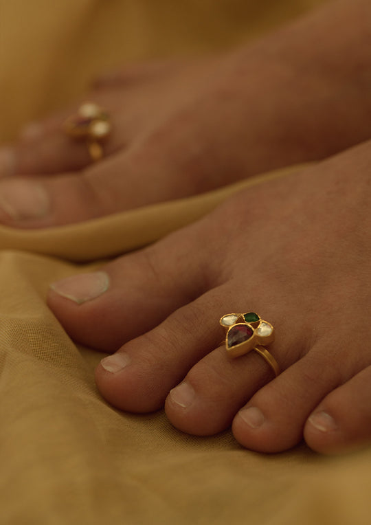 Multicolored Adjustable 'Tukra' Single Toe Ring