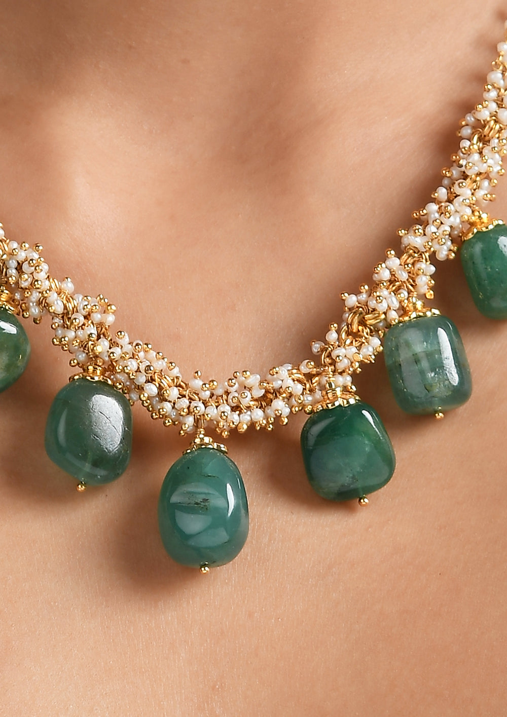 Delicate 'Moti' Guchhi Emerald Necklace