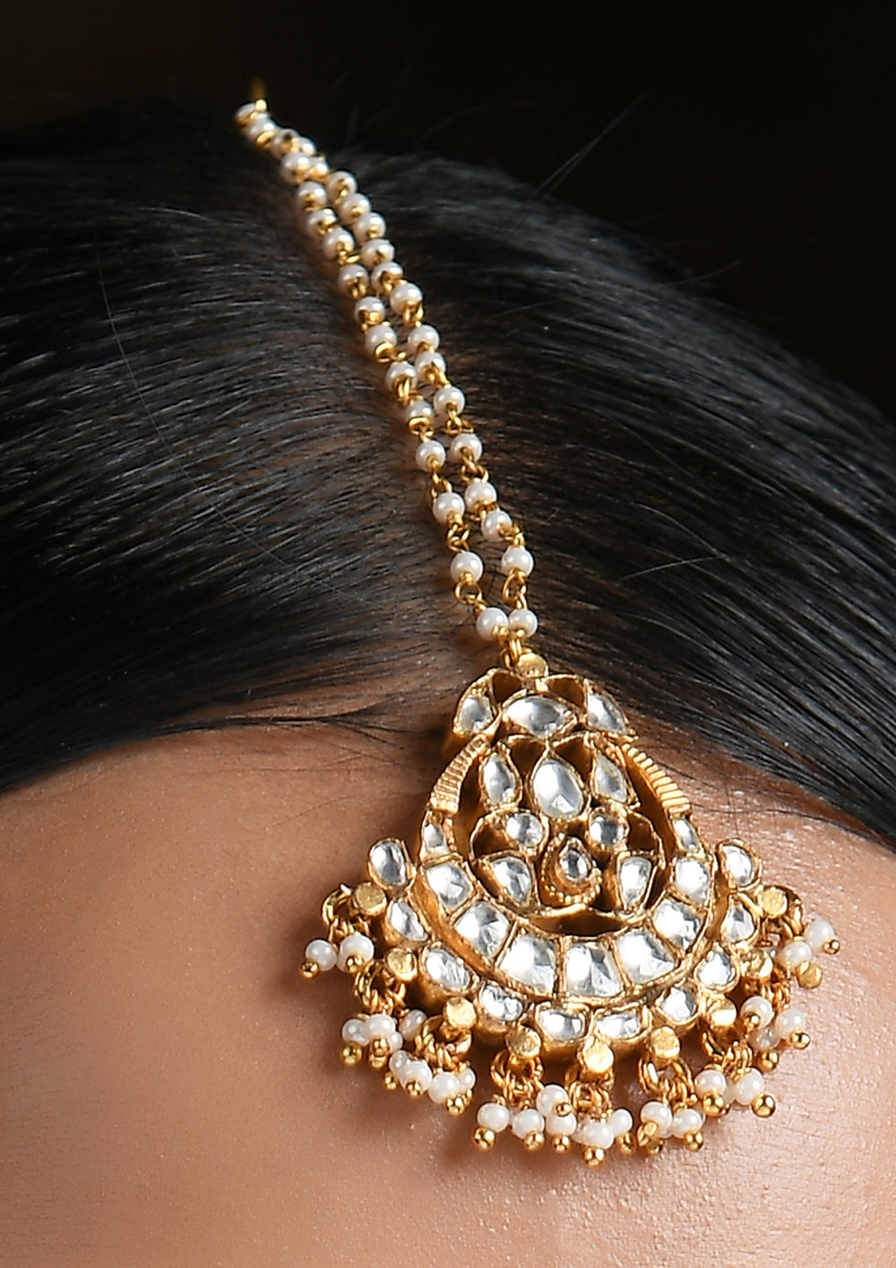 Navmi Classic Monochrome Pankhi Maangtika With Pearl String