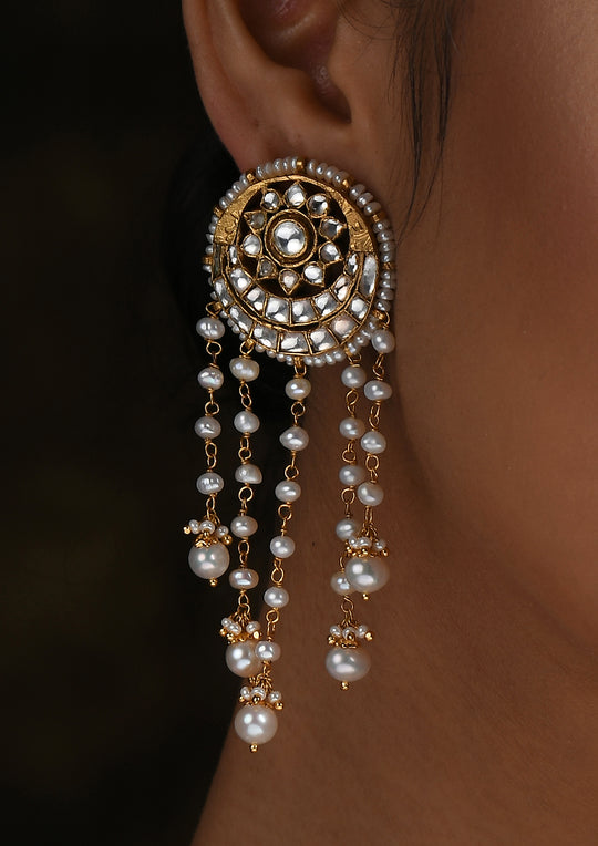 Monochrome Kundan Surya Dangler Earrings With Pearls